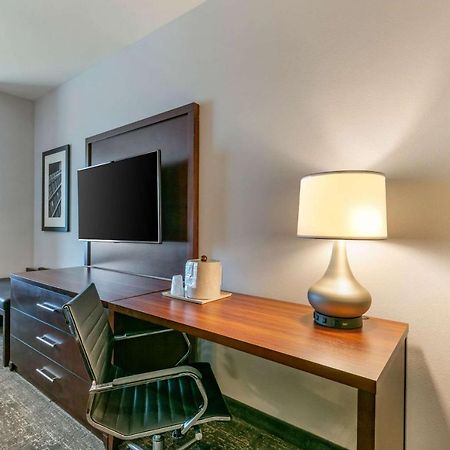 Comfort Suites North Тупело Экстерьер фото