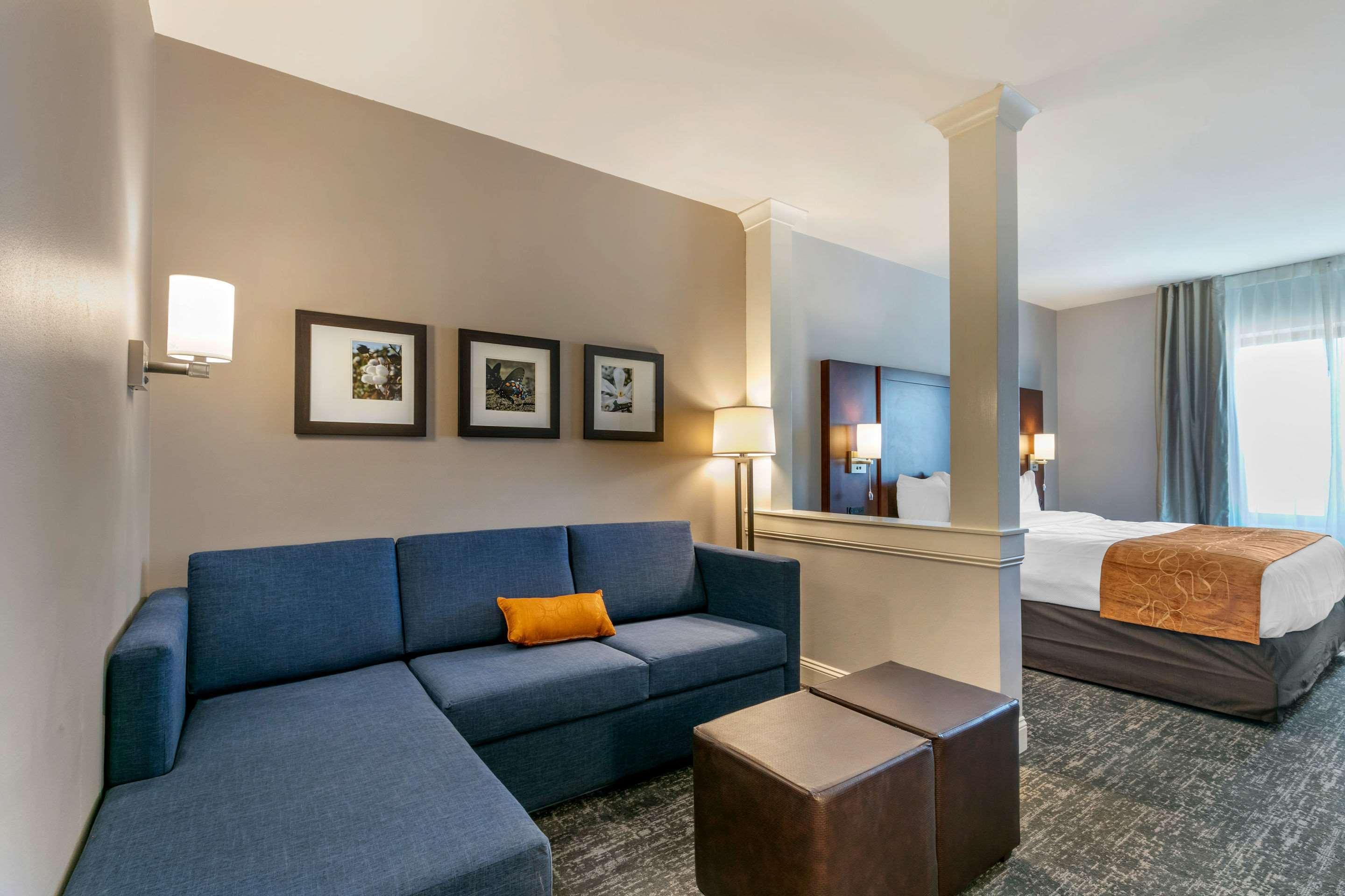 Comfort Suites North Тупело Экстерьер фото