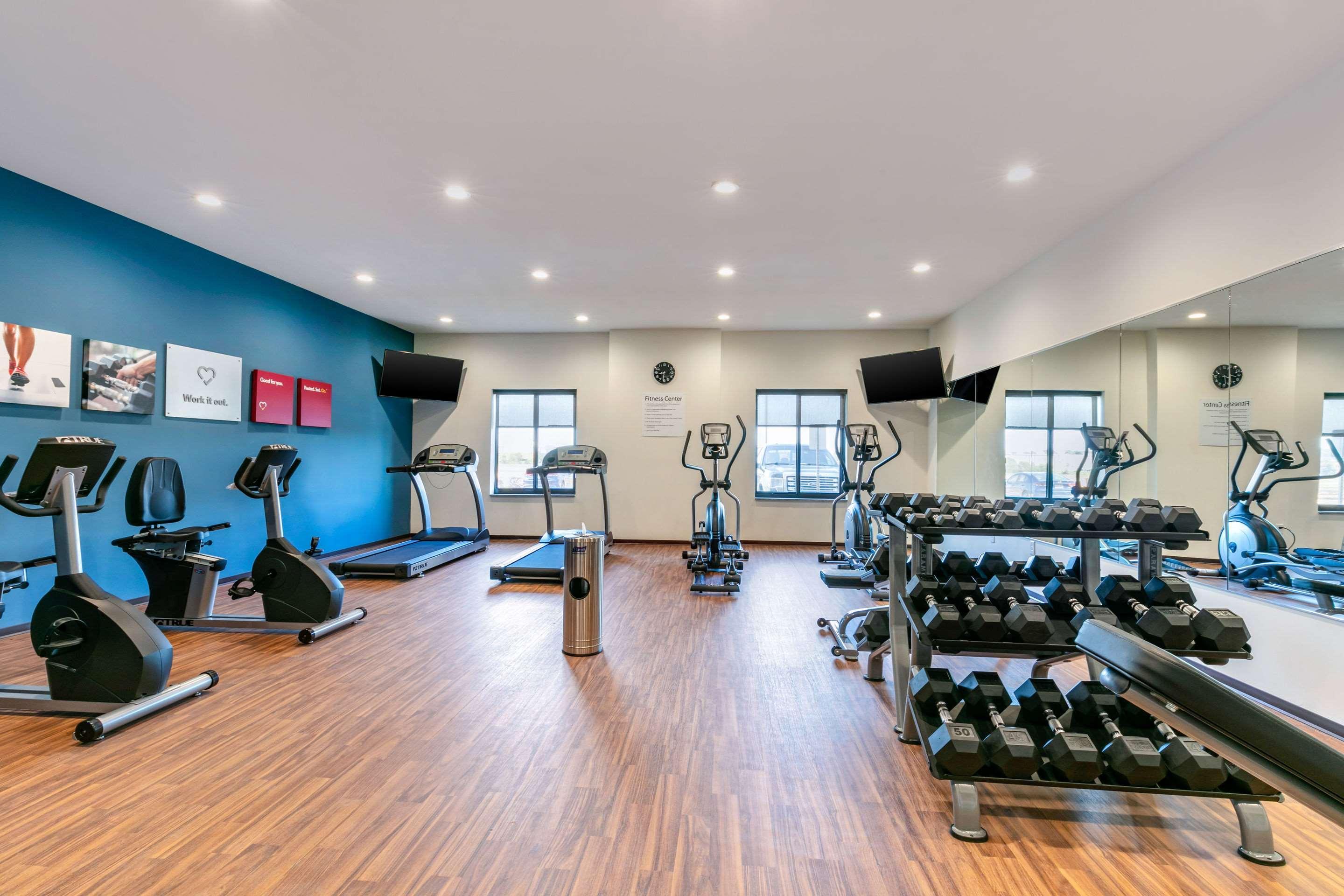 Comfort Suites North Тупело Экстерьер фото