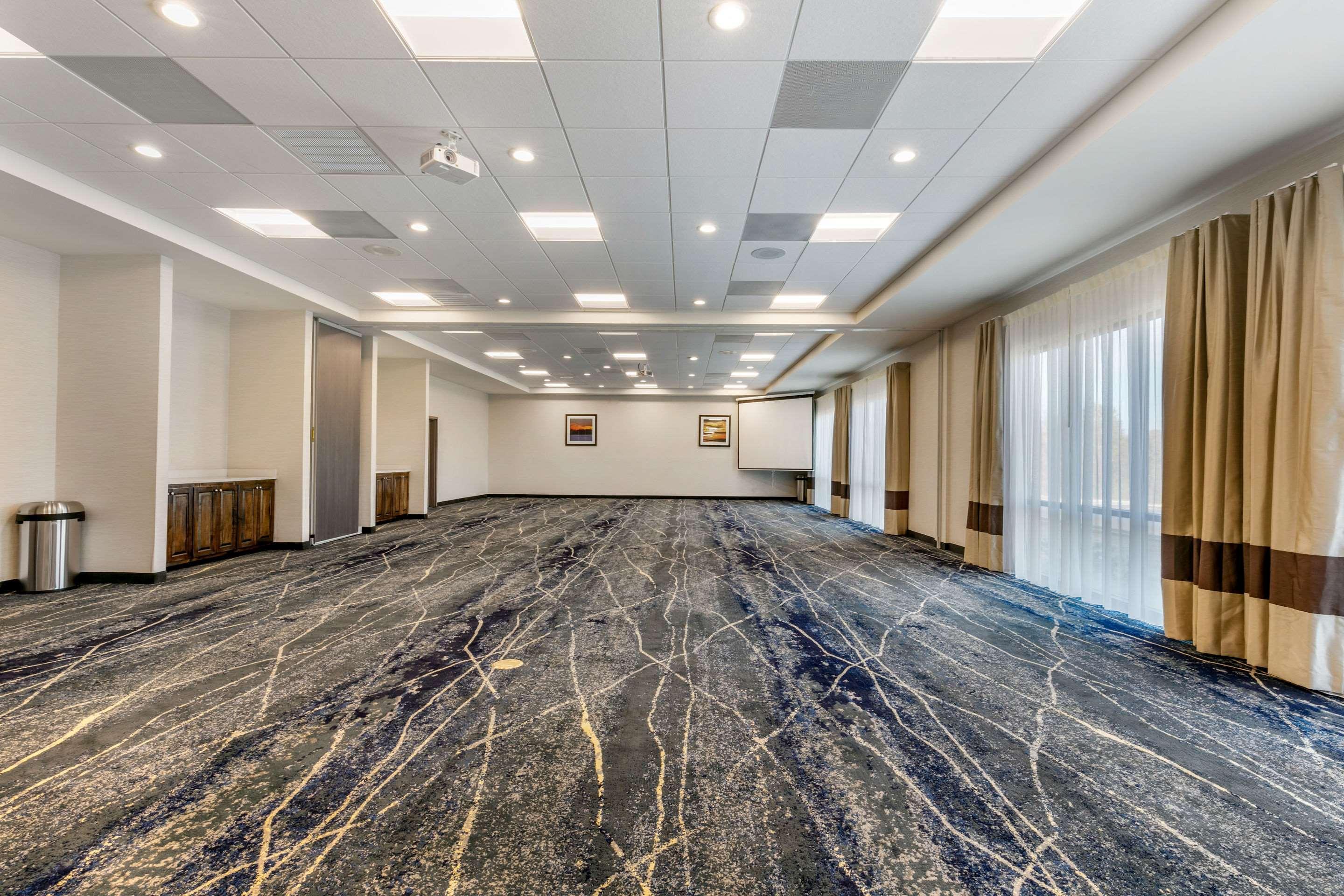 Comfort Suites North Тупело Экстерьер фото