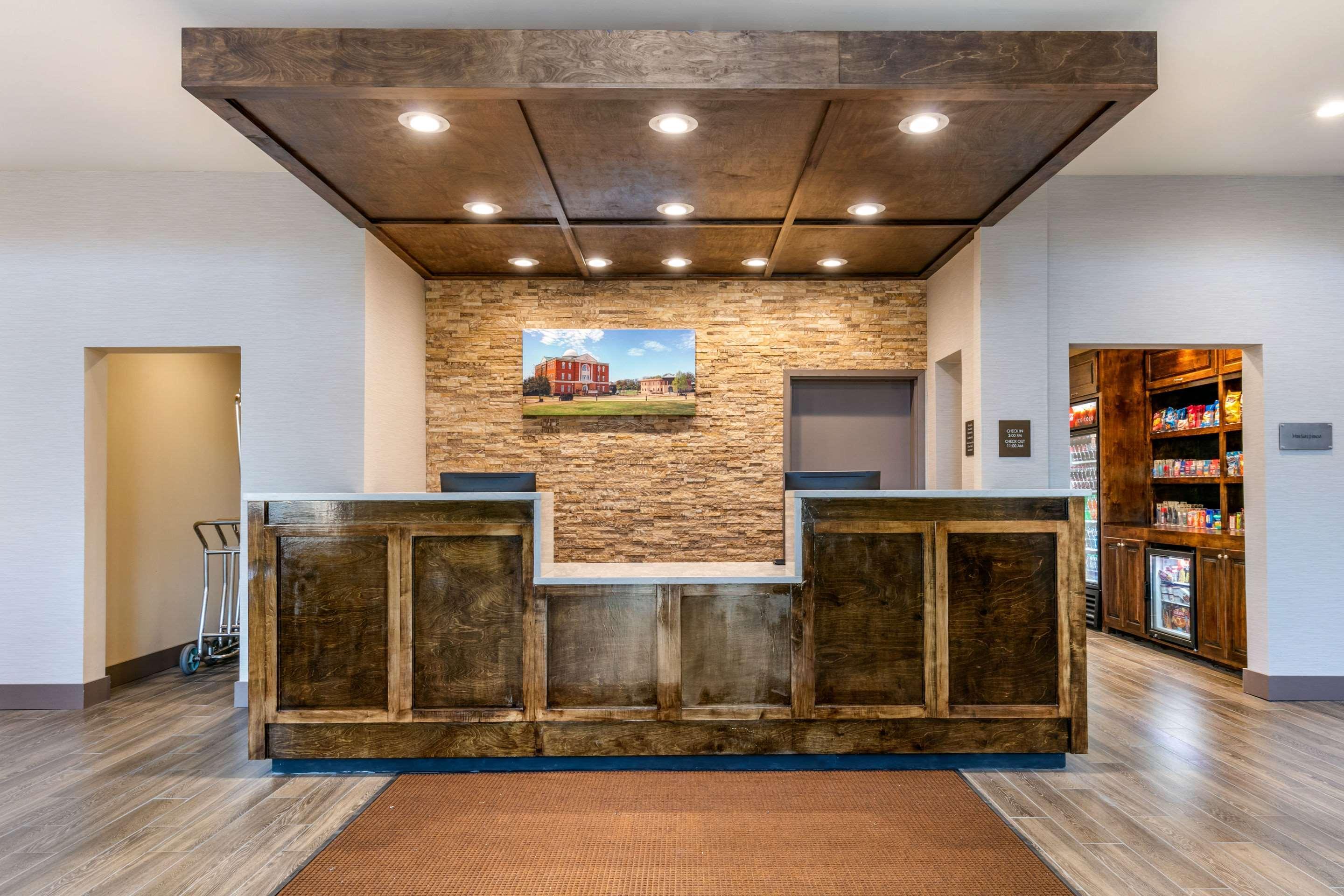 Comfort Suites North Тупело Экстерьер фото