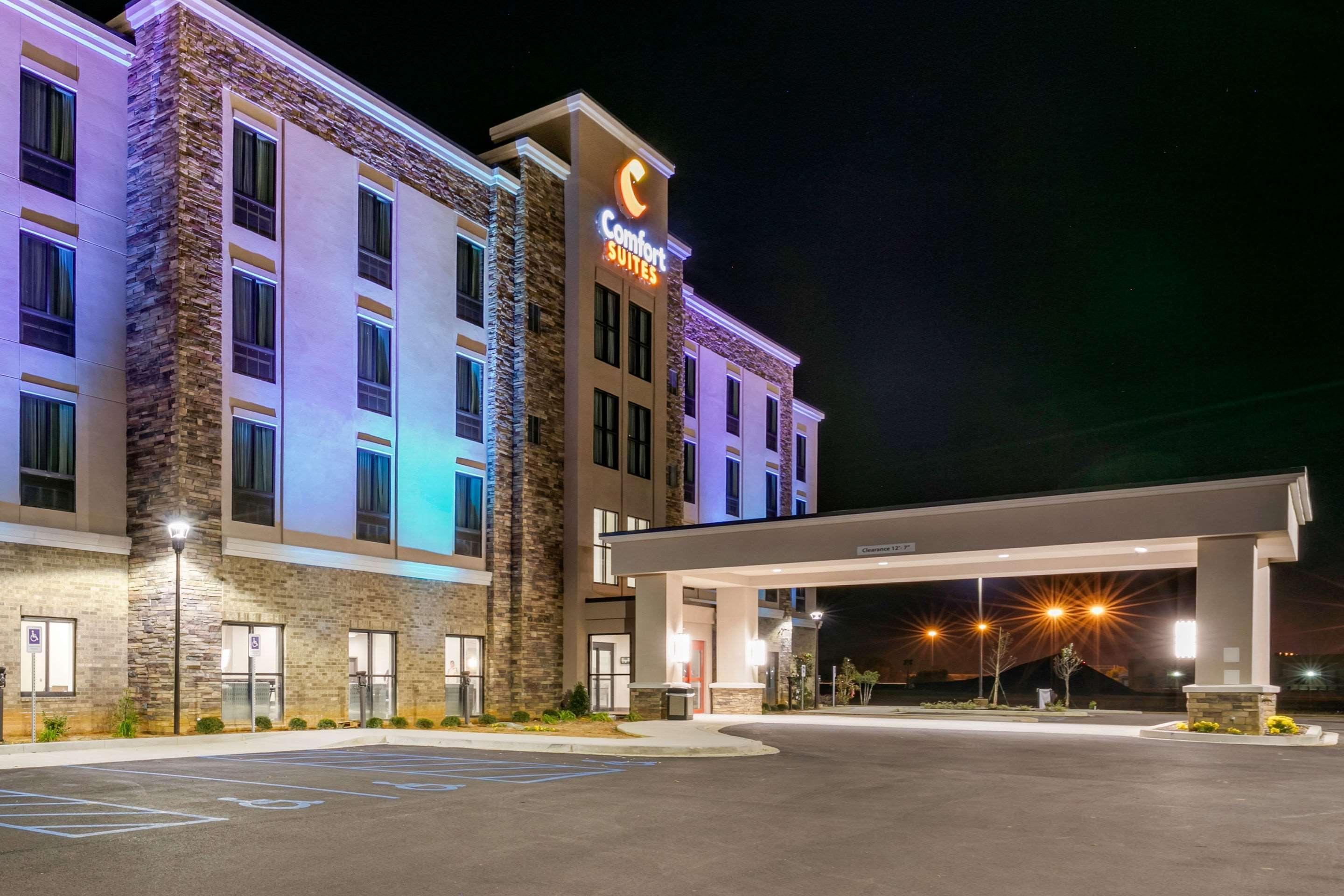 Comfort Suites North Тупело Экстерьер фото