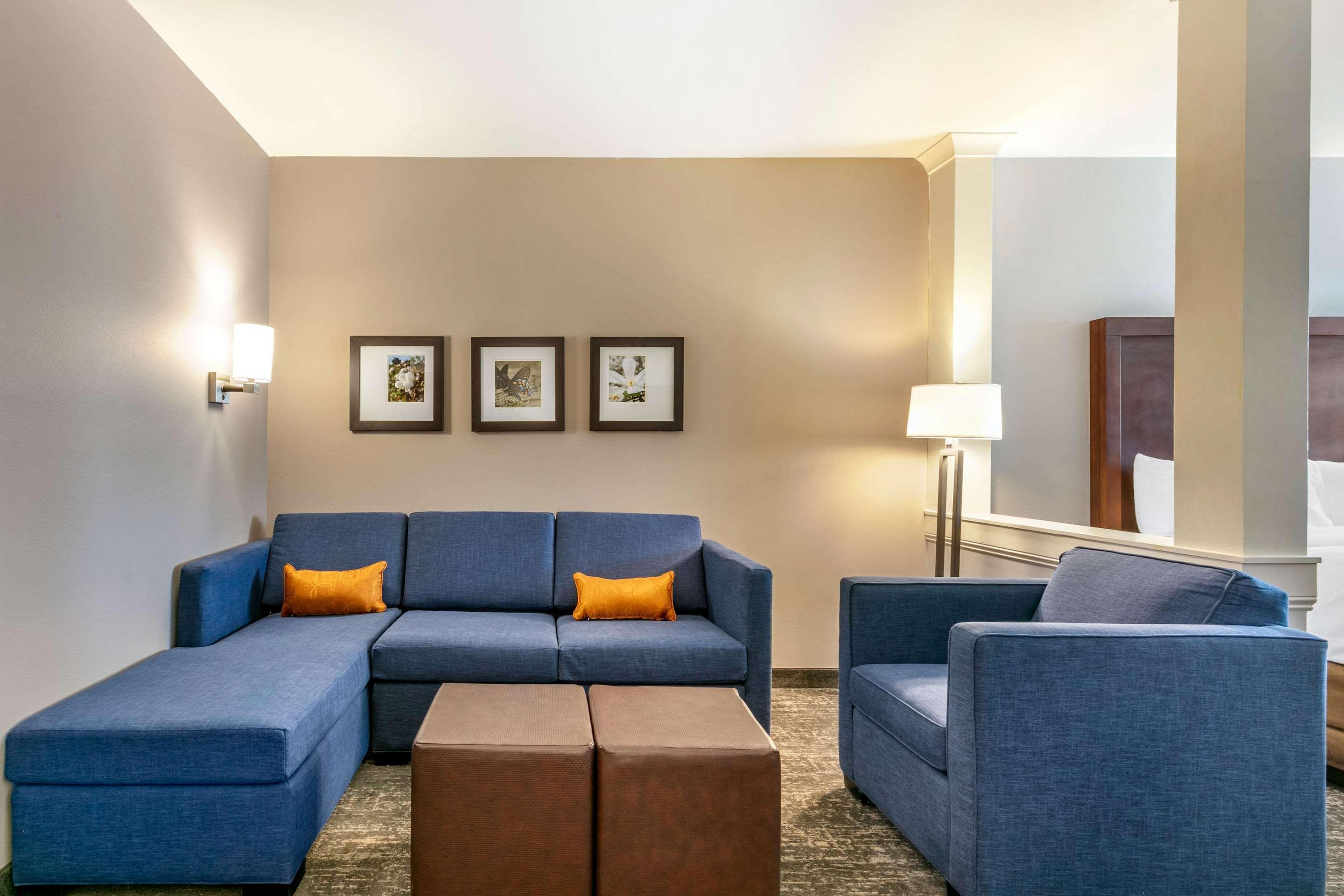 Comfort Suites North Тупело Экстерьер фото