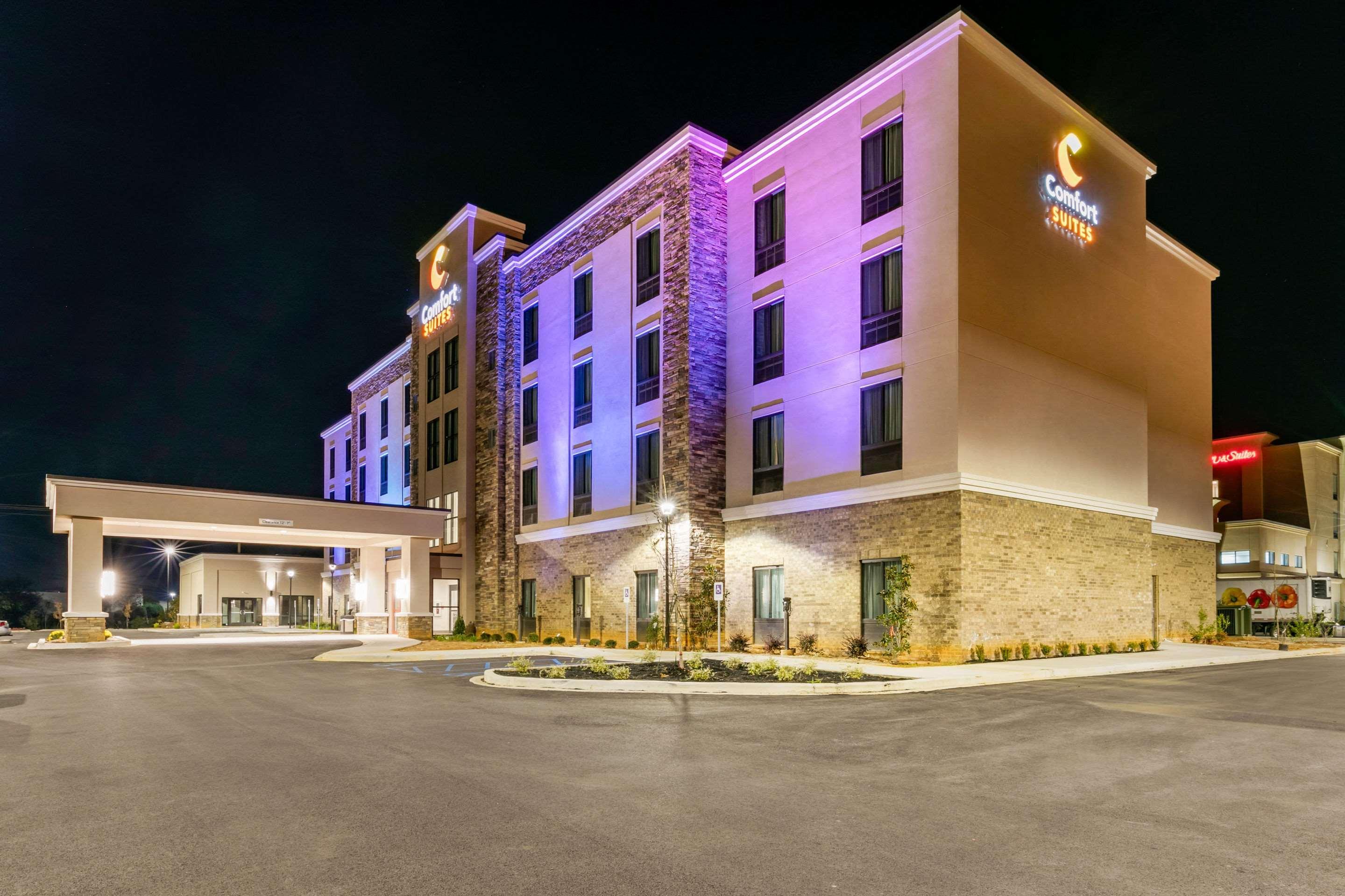 Comfort Suites North Тупело Экстерьер фото