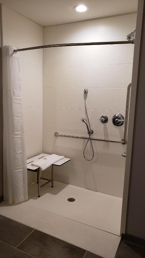Comfort Suites North Тупело Экстерьер фото